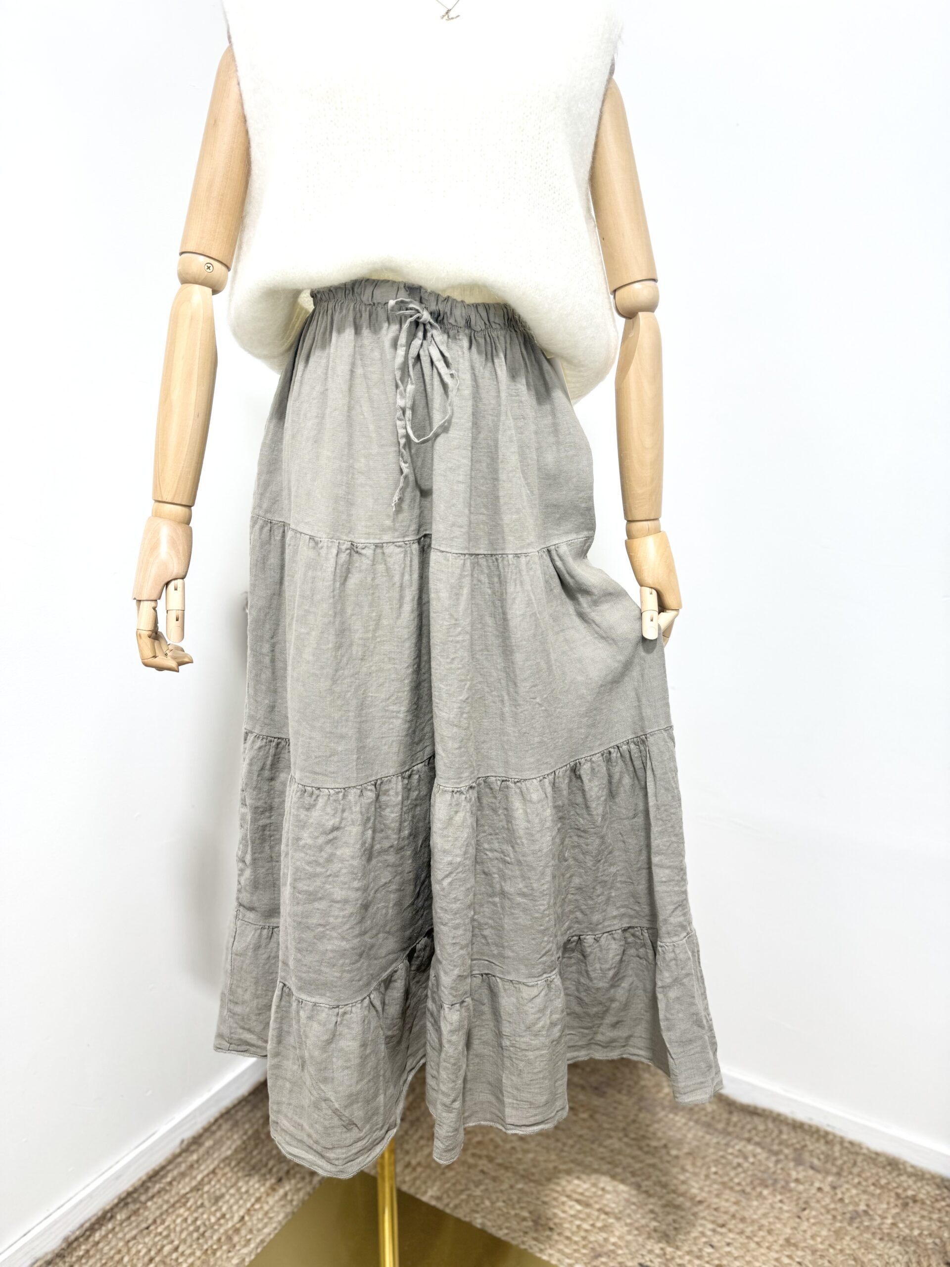 Heerlijke maxi linnen rok – met volants – elastische talie – aantrekkoord kleur KAKI – maat 40/42 - Afbeelding 3